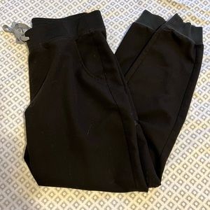 Figs Zamora mid rise joggers. Size Medium. Black.